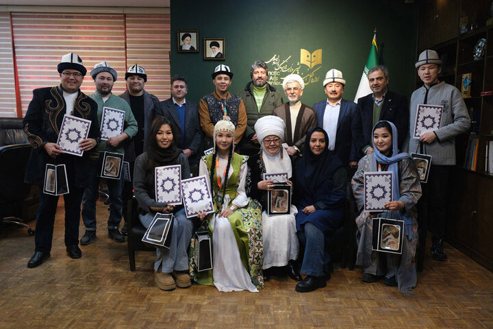 دیدار با گروه تئاتر قرقیزستان؛ ایران کشور تلفیق فرهنگهاست