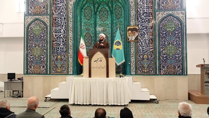 مسئولان در ماه مبارک رمضان در حل مشکل معیشتی مردم گام اساسی بردارند