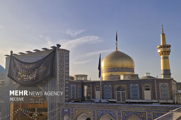 سیاه‌پوشی حرم مطهر رضوی در آستانه شهادت موسی بن جعفر (ع)