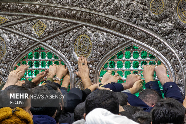 سیاه‌پوشی حرم مطهر رضوی در آستانه شهادت موسی بن جعفر (ع)