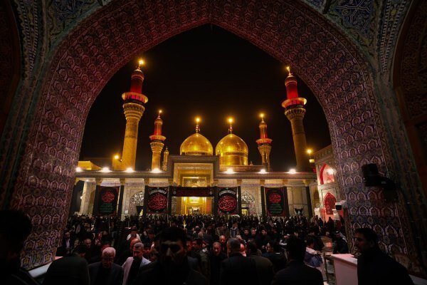 شہادت امام موسی کاظمؑ، کاظمین میں روضے کے پرچم کی تبدیلی