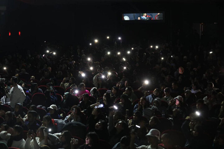 دورهمی کیپاپرها در سینما بهمن دورهمی کیپاپرها در سینما بهمن