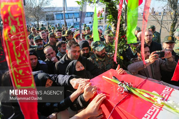 استقبال از شهید محسن ایران نژاد در فرودگاه اردبیل