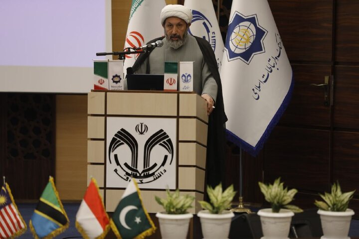 توسعه تعاملات علمی میتواند در فضای بینالملل چهره اعتدالی از اسلام، به نمایش بگذارد