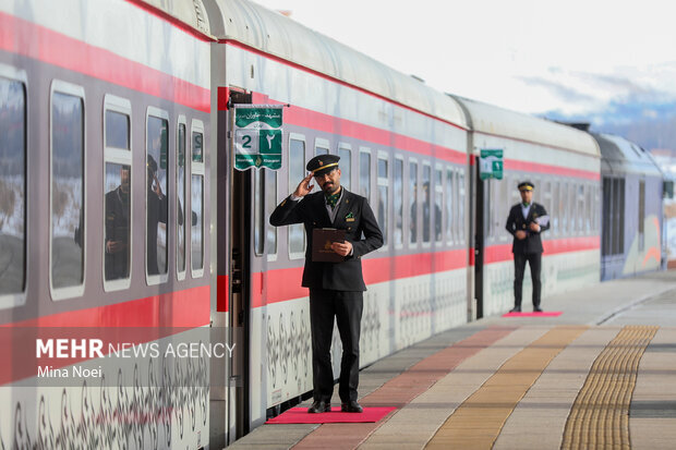 سوت قطار میانه – اردبیل ۷ ماه دیگر به صدا درمیآید