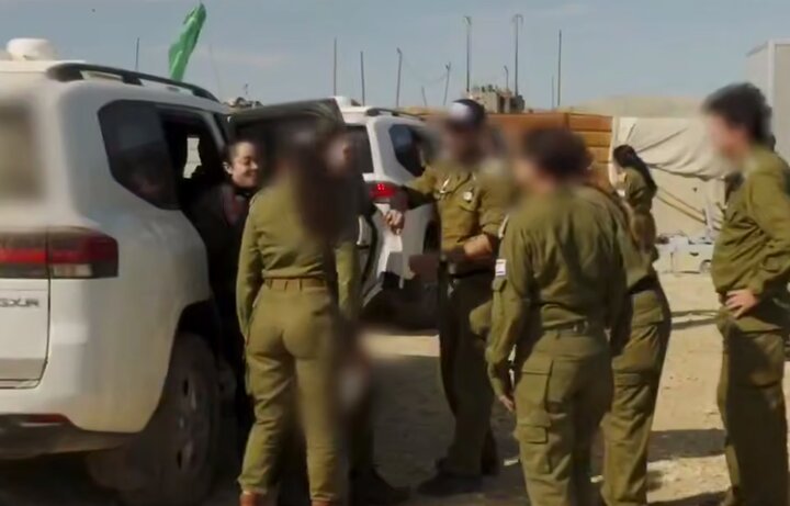 VIDEO: Moment 4 hostages handed over to Israel by Red Cross VIDEO: Moment 4 hostages handed over to Israel by Red Cross