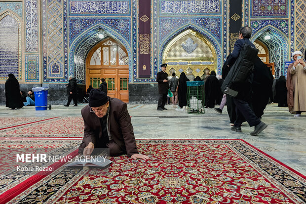 شب شهادت امام موسی کاظم(ع) در حرم مطهر امام رضا(ع)