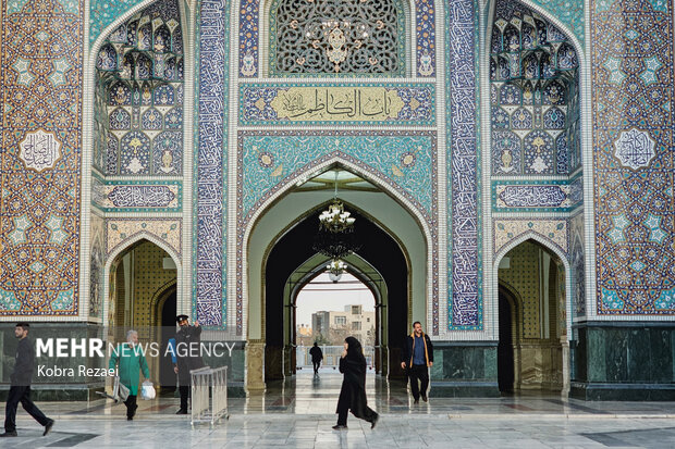 حرم الامام الرضا (ع) في ليلة استشهاى الامام الكاظم(ع)