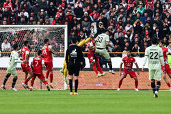 قهرمانی جذاب‌ترین تیم لیگ؛ پرسپولیس ضعیف شد استقلال بحران زده