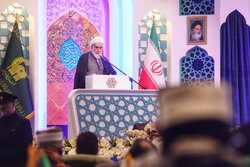 قرآن درس زندگی و کتاب خوشبختی است
