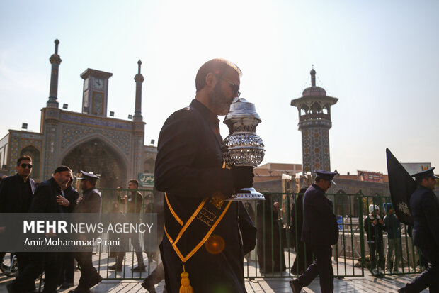 دسته عزای خادمان حرم حضرت معصومه(س) در سوگ امام کاظم(ع)