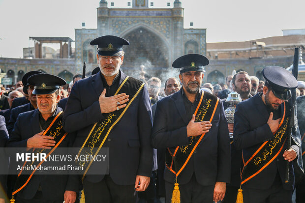 دسته عزای خادمان حرم حضرت معصومه(س) در سوگ امام کاظم(ع)