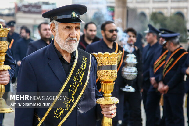 دسته عزای خادمان حرم حضرت معصومه(س) در سوگ امام کاظم(ع)