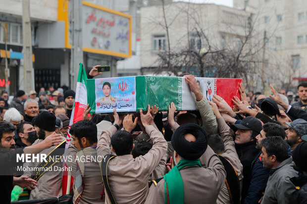 تشییع پیکر شهید محسن ایران نژاد در اردبیل