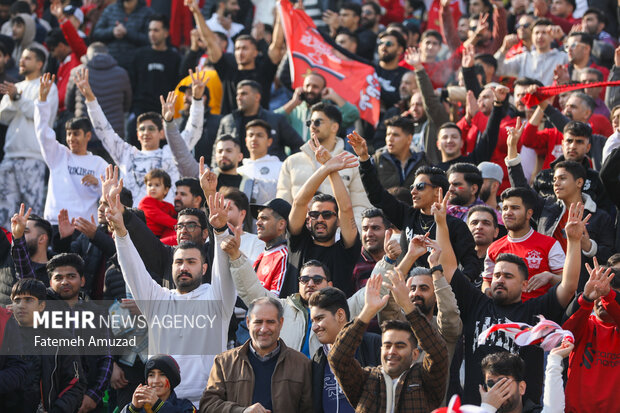 لیگ برتر فوتبال - پرسپولیس و تراکتور