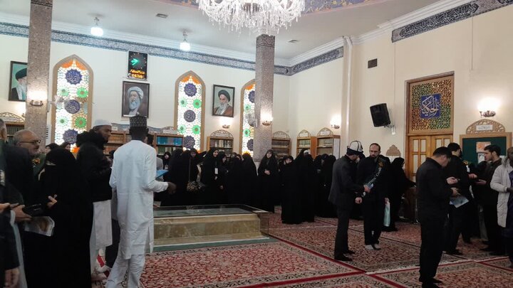 شرکت کنندگان مسابقات بینالمللی قرآن از مقبره شیخ طبرسی بازدید کردند