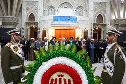 آغاز جشن‌های ۴۷ سالگی پیروزی انقلاب در حرم مطهر حضرت امام خمینی(ره)