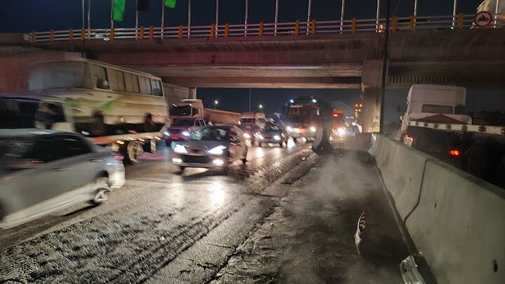 مصدومیت ۷ نفر در تصادف زنجیرهای اتوبان شهید خرازی اصفهان