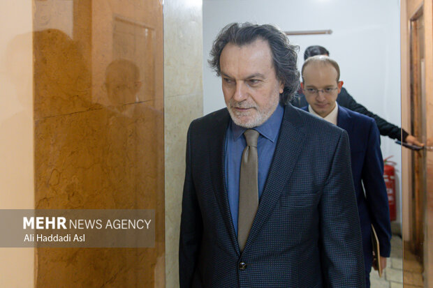 Turkish envoy to Tehran tours MNA HQ
