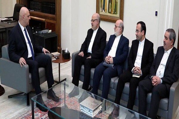İranlı Büyükelçi Lübnan Cumhurbaşkanı ile bir araya geldi İranlı Büyükelçi Lübnan Cumhurbaşkanı ile bir araya geldi