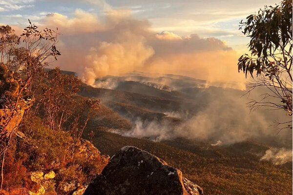 Extreme fire danger grips Australia's southeast amid heatwave - Mehr ...