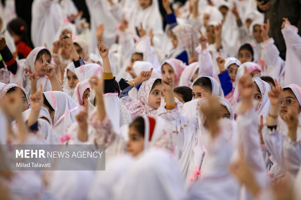 جشن تکلیف ۴۷۰۰ دانش آموز در «رشت» برگزار شد