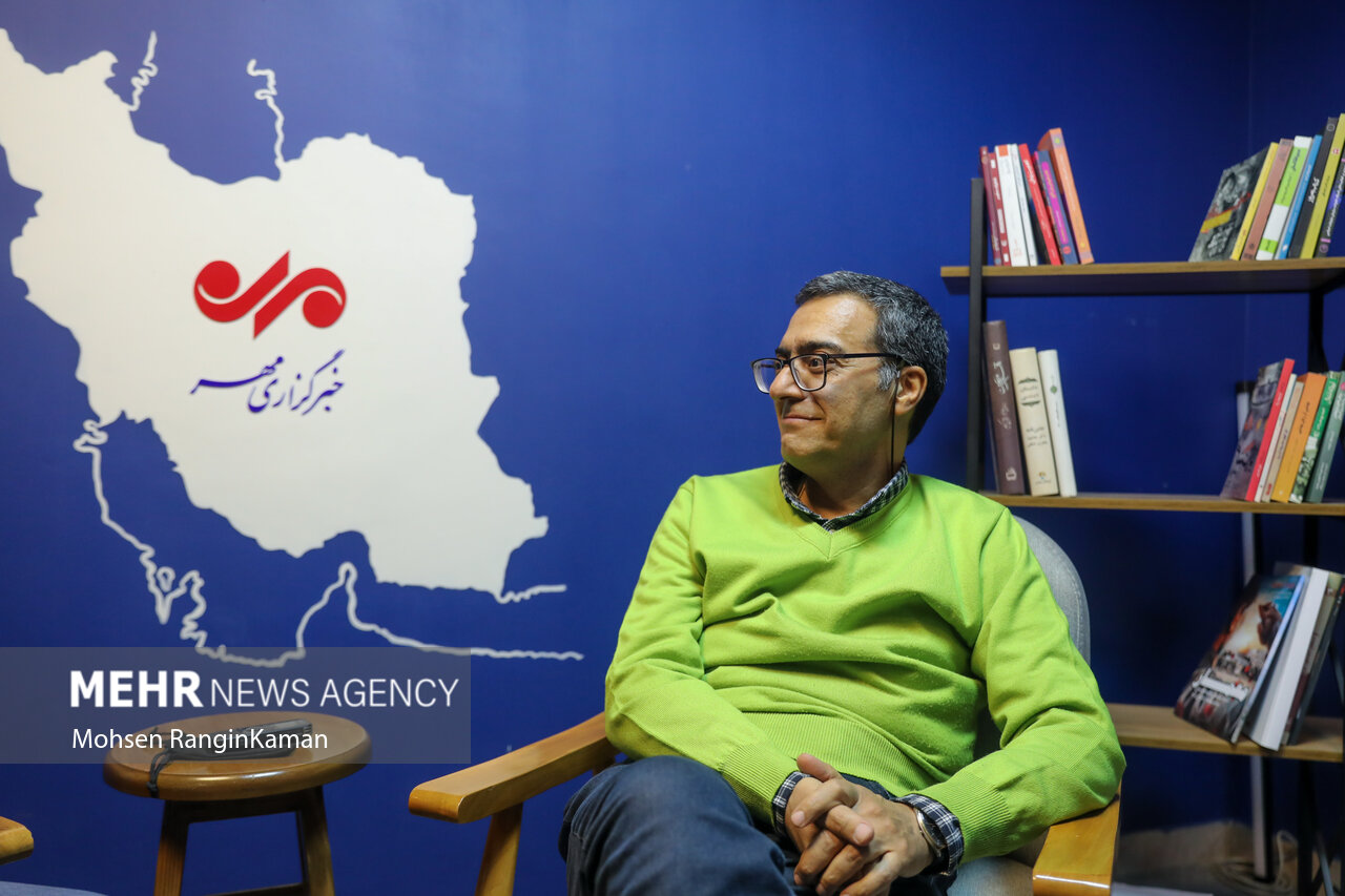 ناتوانی روشنفکر در برابر جهل و زور؛ تبدیل شدن زن به شیء قربانی شدن اوست 3