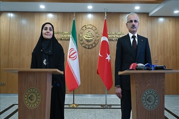 İran Yol ve Şehircilik Bakanı ile Türkiye Ulaştırma ve Altyapı Bakanı görütşü İran Yol ve Şehircilik Bakanı ile Türkiye Ulaştırma ve Altyapı Bakanı görütşü