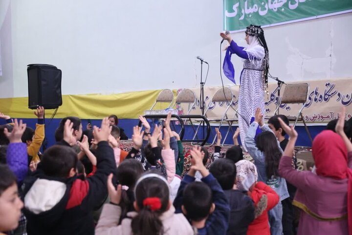 مبعث در کردستان؛ از پیچش نوای دف تا جشنهای کودکانه