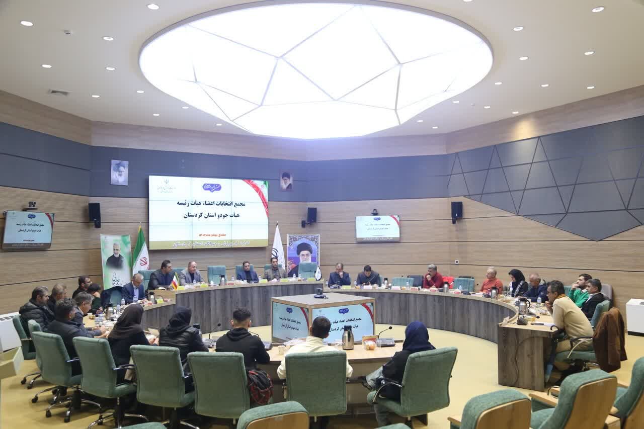 هیئتهای ورزشی کردستان با جذب اسپانسر برای استقلال مالی تلاش کنند