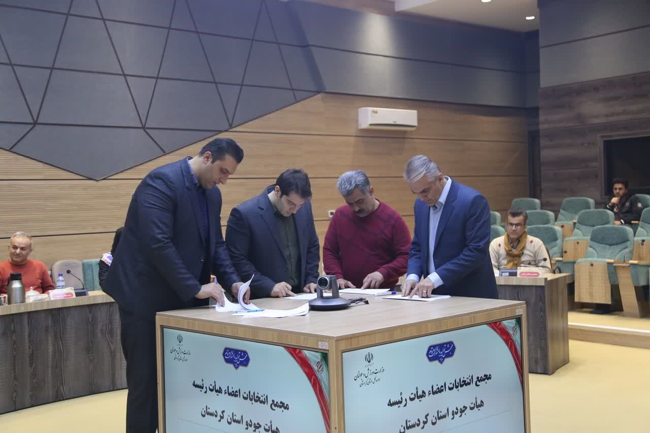 هیئتهای ورزشی کردستان با جذب اسپانسر برای استقلال مالی تلاش کنند