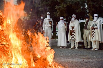 برگزاری جشن سده در آتشکده زرتشتیان کرمان