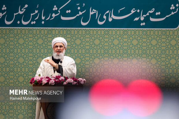 نشست صمیمانه علمای اهل سنّت کشور با رئیس مجلس شورای اسلامی