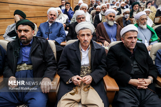 نشست صمیمانه علمای اهل سنّت کشور با رئیس مجلس شورای اسلامی