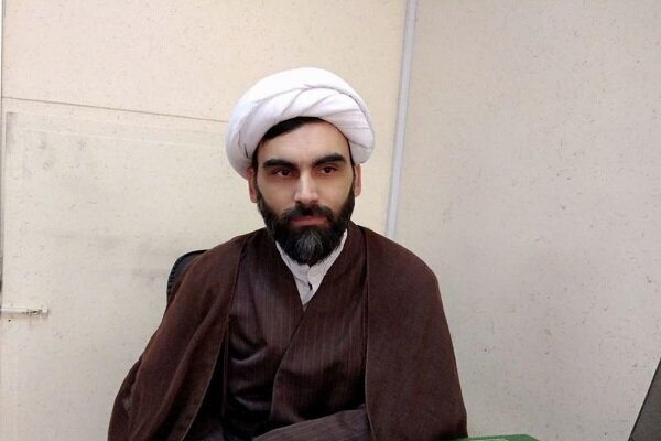 «عرفان» در اندیشه امام، در تحقق حکومت دینی بروز و ظهور پیدا میکند؛ عرفان، پایه اندیشه انقلابی امام