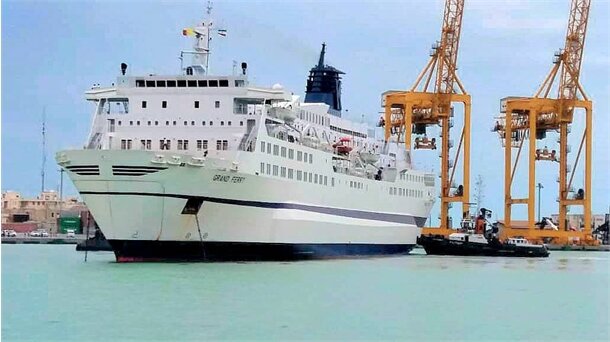 تبدیل بوشهر به قطب گردشگری دریایی؛ ورود کشتیهای مدرن به بندر