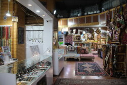 حضور هنرمندان کرمانشاهی در نخستین نمایشگاه سراسری صنایع دستی سمنان