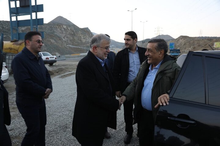 معاون اجرایی رئیسجمهور از پروژه آزاد راه شهید سلیمانی بازدید کرد