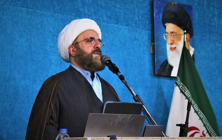 رمضان فرصتی برای انس بیشتر با قرآن کریم است