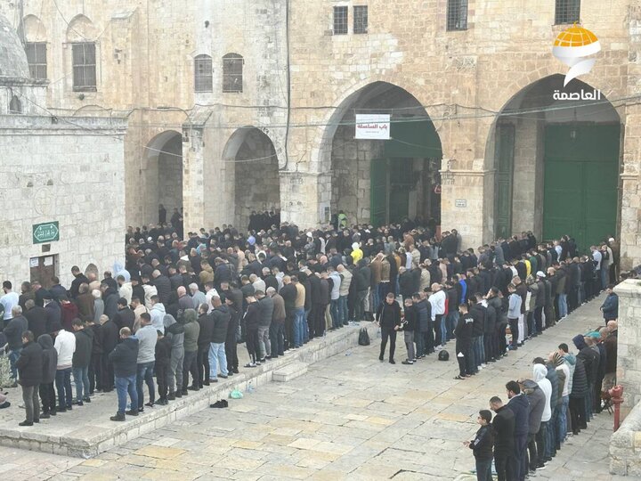 Filistin'de ve bölgede Şehit Muhammed Dayf için gıyabi cenaze namazı Filistin'de ve bölgede Şehit Muhammed Dayf için gıyabi cenaze namazı