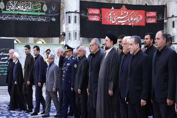President, cabinet members renew allegiance to Imam Khomeini President, cabinet members renew allegiance to Imam Khomeini