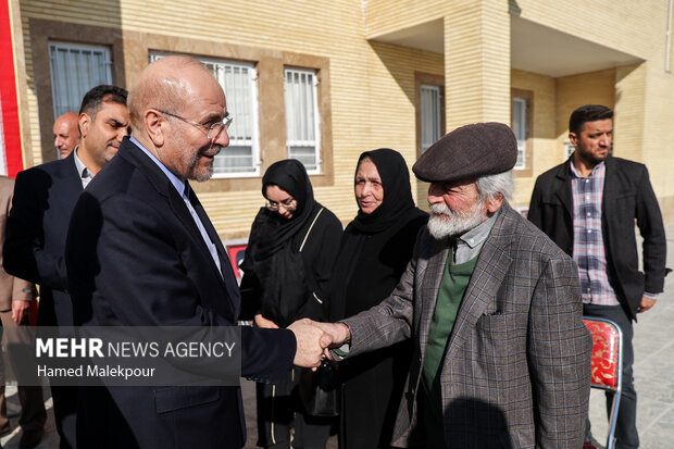 افتتاح دو مجموعه آموزشی در میبد و اردکان توسط محمدباقر قالیباف رئیس مجلس شورای اسلامی