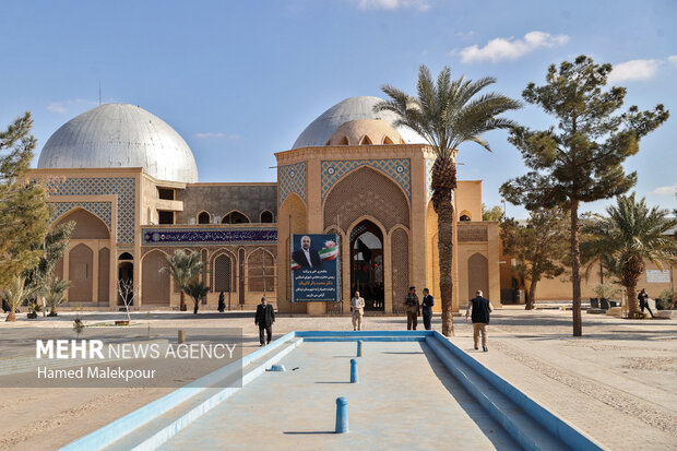 افتتاح دو مجموعه آموزشی در میبد و اردکان توسط محمدباقر قالیباف رئیس مجلس شورای اسلامی