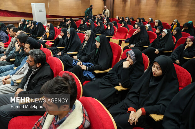 دیدار صمیمانه تشکل‌های دانشجویی استان یزد با محمدباقر قالیباف رئیس مجلس شورای اسلامی