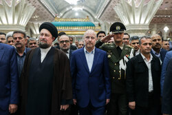 نمایندگان مجلس با آرمان‌های امام خمینی(ره) تجدید میثاق کردند