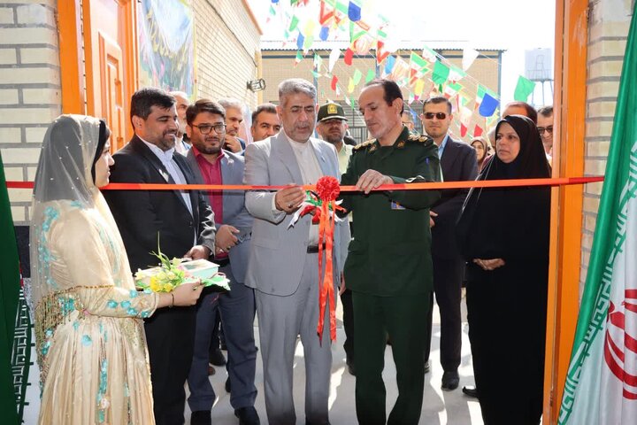 نمایشگاه دست‌سازه‌های دانش‌آموزان شهرستان دشتی گشایش یافت