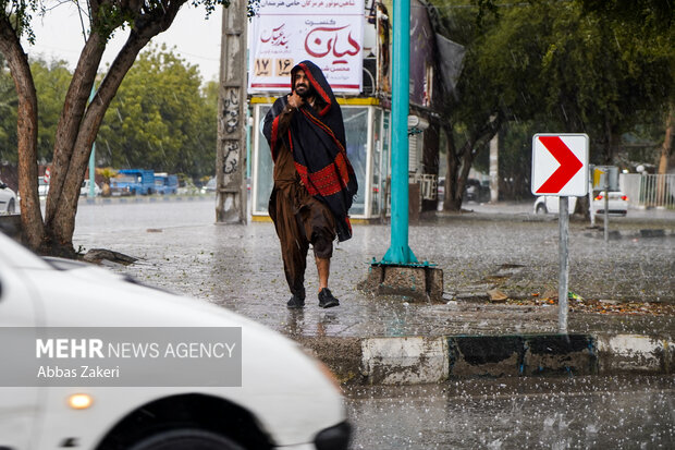 بارش باران و تگرگ در بندرعباس