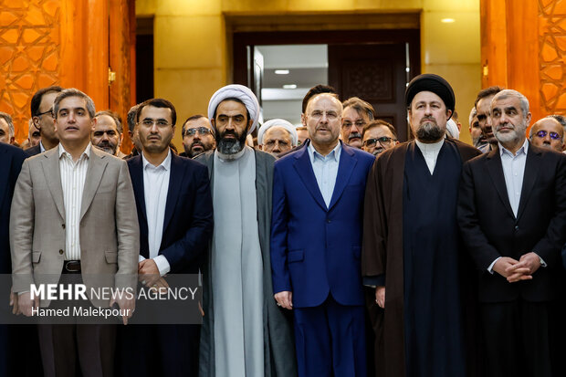 تجدید میثاق رئیس و نمایندگان مجلس با آرمان‌های امام خمینی (ره)
