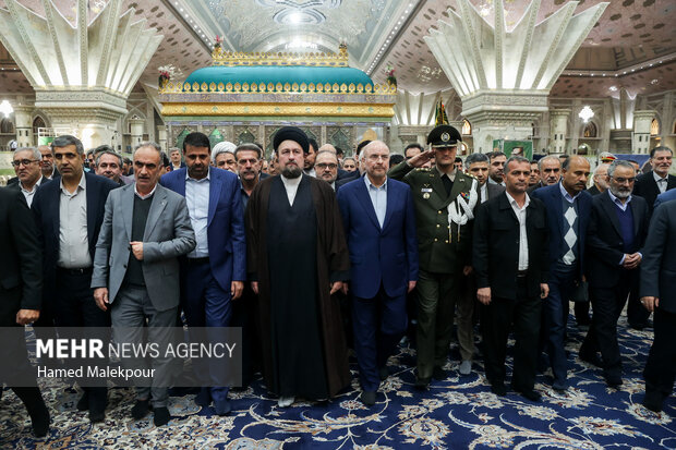 Ghalibaf, MPs renew allegiance with Imam Khomeini's ideals
