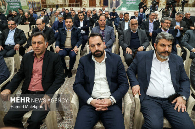 Ghalibaf, MPs renew allegiance with Imam Khomeini's ideals
